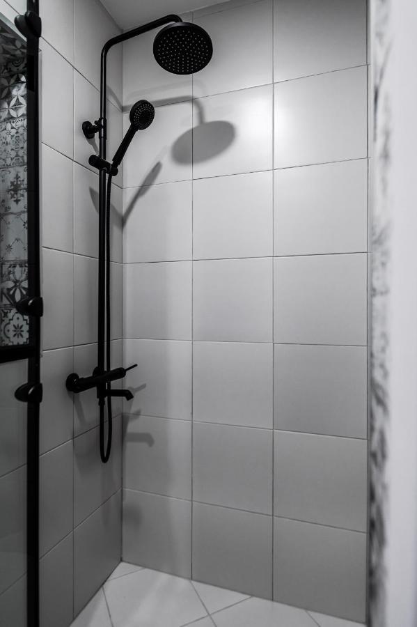 New Black & White - 2Bdr Apartment With Balcony Sofia Eksteriør billede